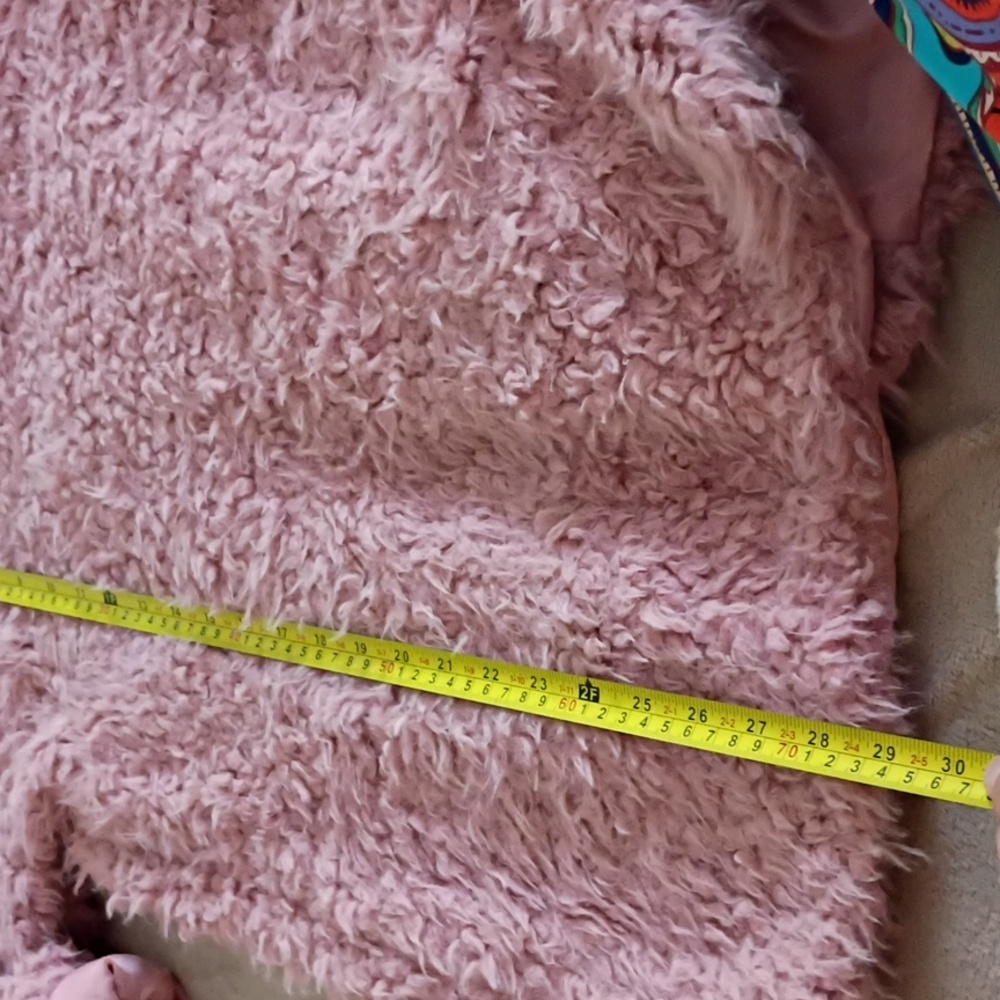 Fuzzy Kivenst Women's Dusty Pink Faux Fur Mid Length Coat Size Medium - Picture 8 of 8